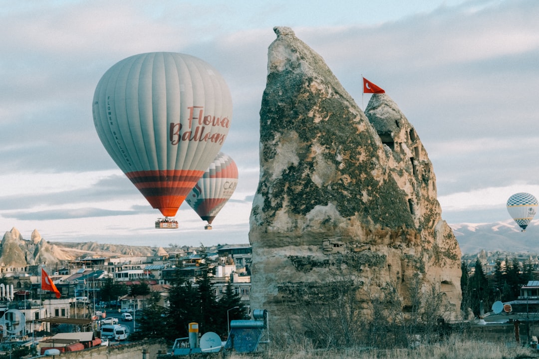 Ege kıyıları ve mavi koylar